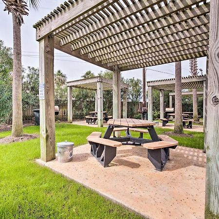 Galveston Condo With Oceanfront Views And 2 Pools Exterior photo